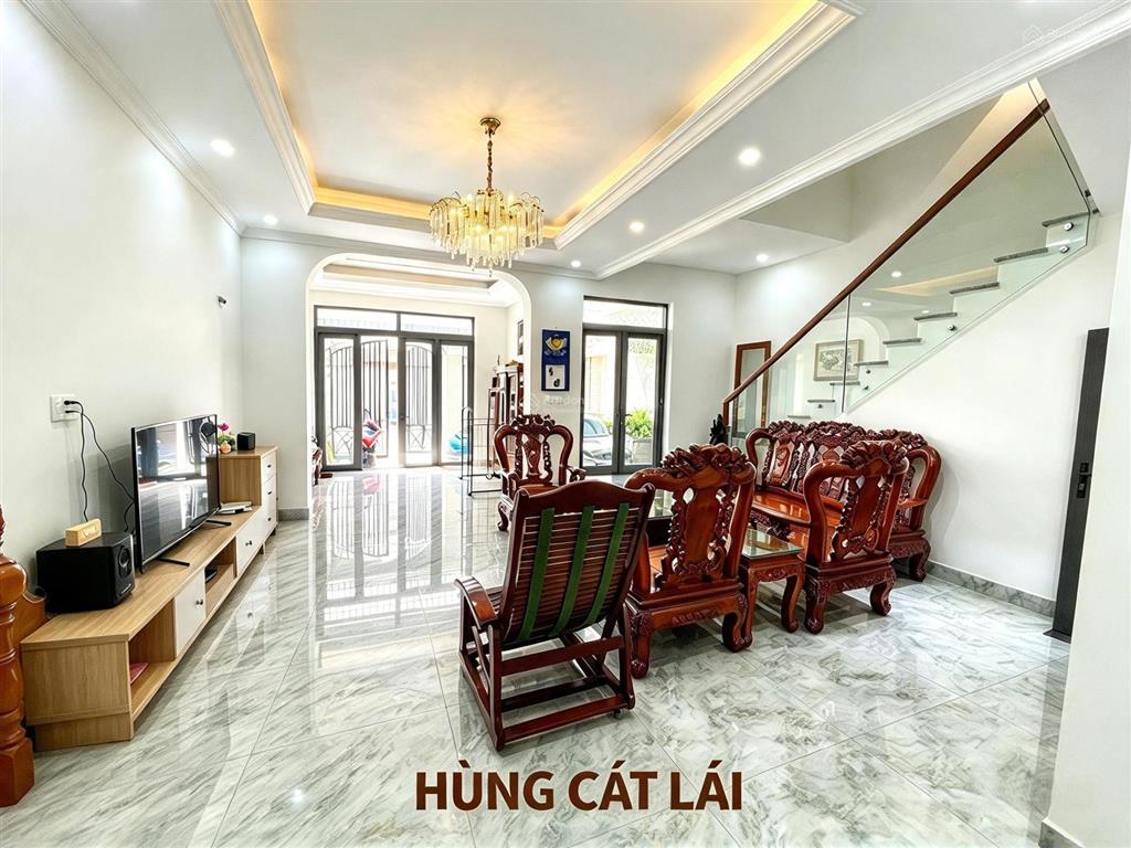 Bán nhà phố 1 trệt 3.5 lầu cát lái  119m2  nhà hoàn thiện đẹp  6 pn  7 wc  shr  giá 13.5 tỷ.