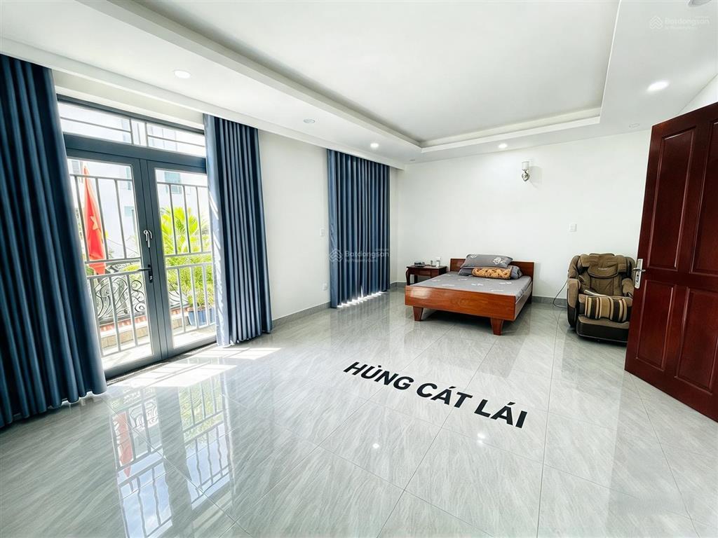 Bán nhà phố 1 trệt 3.5 lầu cát lái  119m2  nhà hoàn thiện đẹp  6 pn  7 wc  shr  giá 13.5 tỷ.