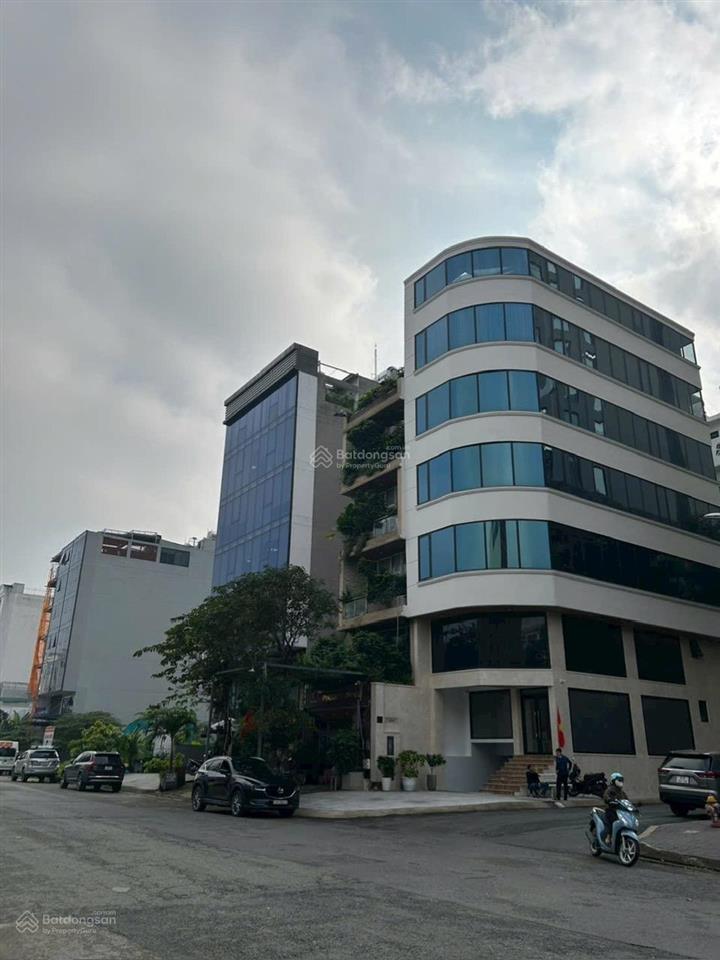 Bán đất lô góc hai mặt tiền đối diện công viên dt 7.7x20m dự án huy hoàng ngay trung tâm tai chính