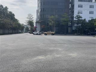 Bán đất dt 7.7x20 lô góc hai mặt tiền đối diện công viên dự án huy hoàng, sát sông sài gòn