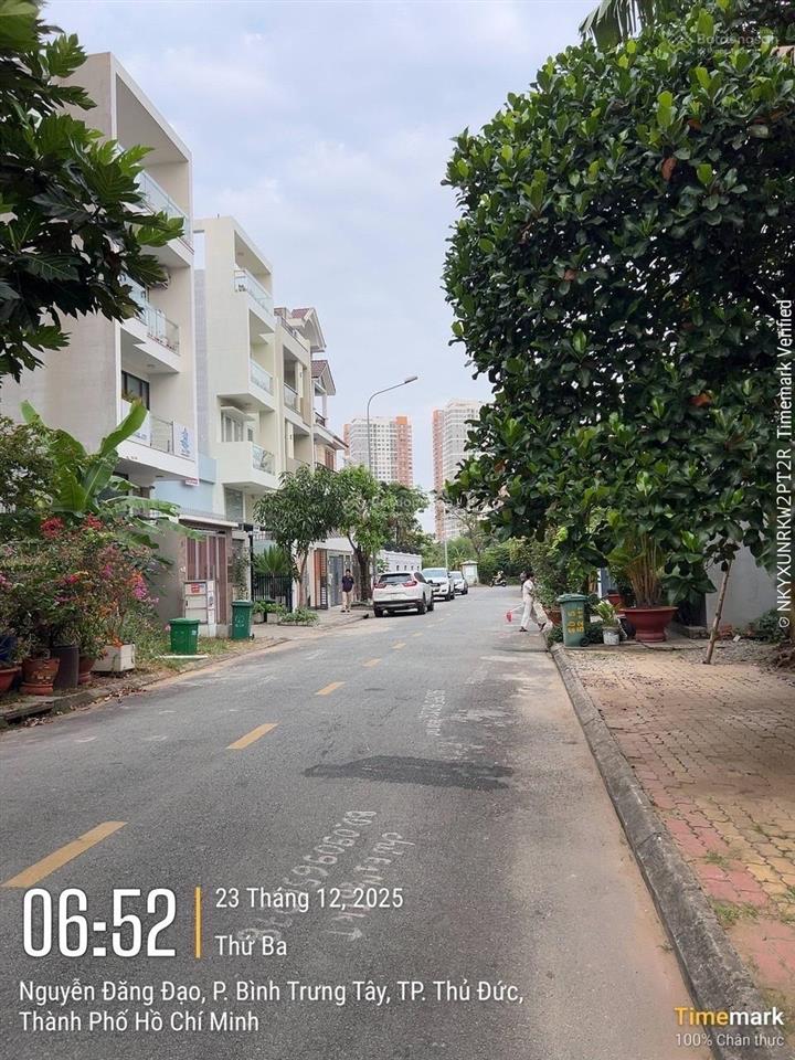 Bán đất diện tích 5x20.5 sát sông dự án thế kỷ 21 trung tâm hành chính q. 2 cũ