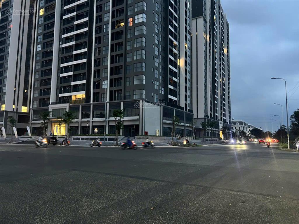 Bán đất mặt tiền đường trương văn bang đối diện chung cư victoria village dự án phú nhuận.