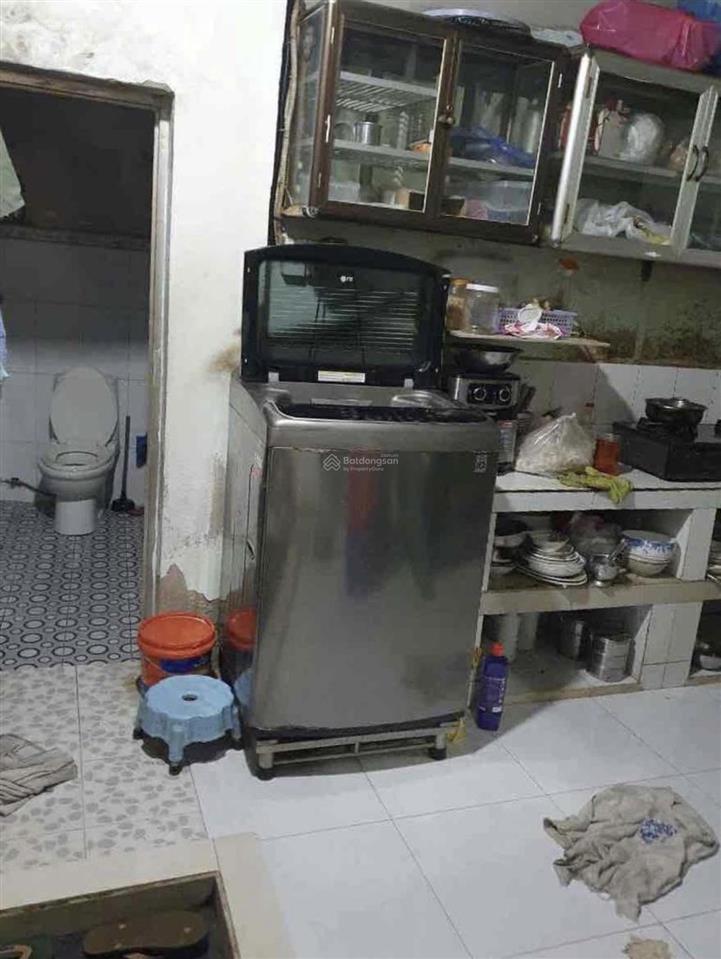 Bán nhà hẻm xe hơi bến vân đồn  ngang 8,5m vuông vức