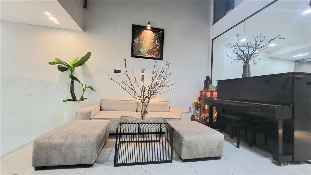 Toà văn phòng 8 tầng mt tôn thất thuyết