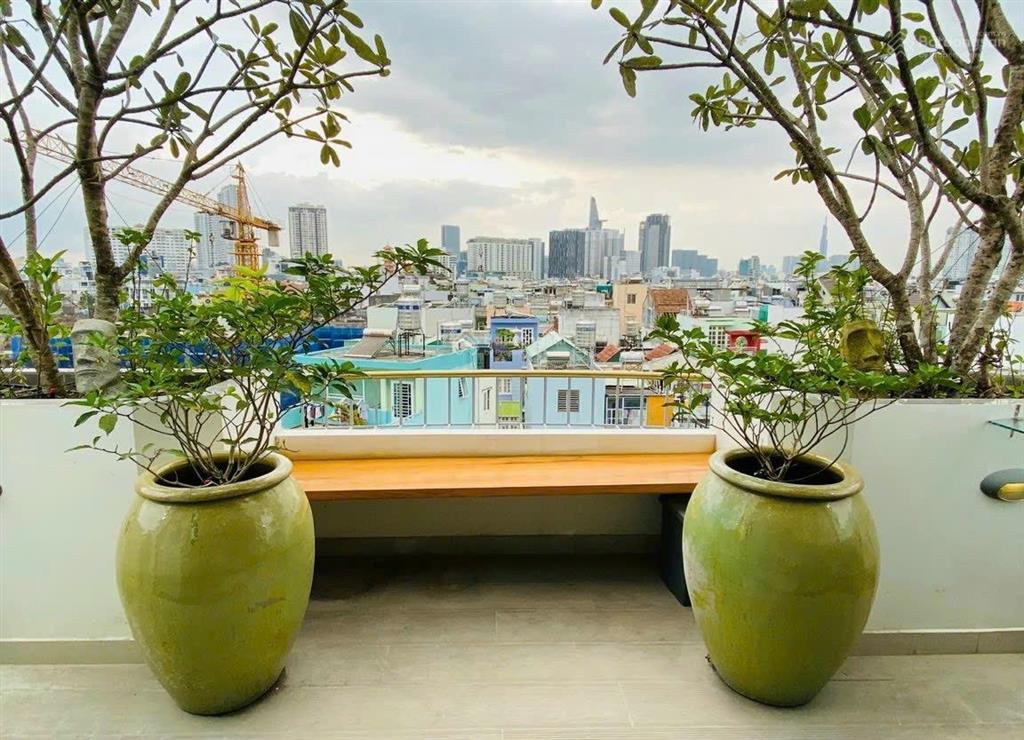Siêu phẩm nhà đẹp hẻm xe hơi tặng full nội thất  ngang 4,5m vuông vức
