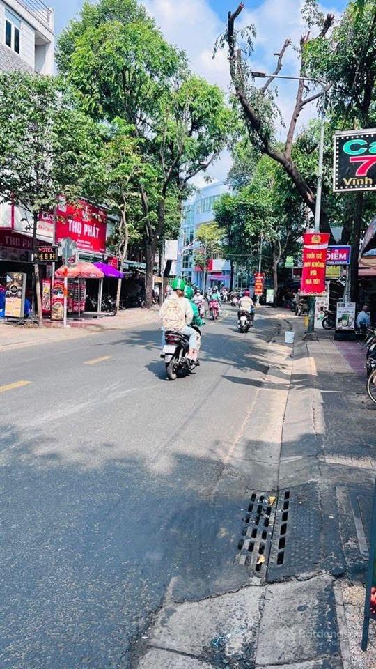Bán nhà 6 tầng mặt tiền phố ẩm thực vĩnh khánh