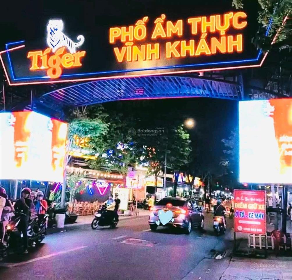 Bán nhà 6 tầng mặt tiền phố ẩm thực vĩnh khánh