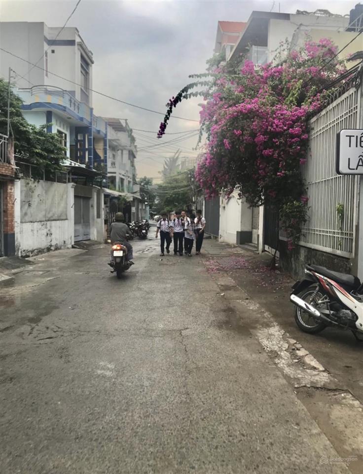 Bán nhà hẻm xe hơi ngang 8m dài 27m vuông vức