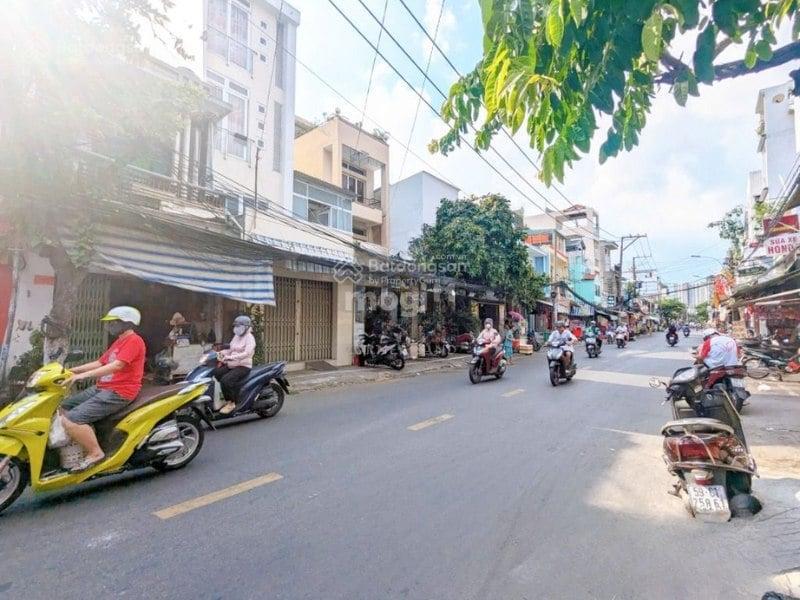 Bán gấp nhà mặt tiền tôn đản  ngang 4,7m vuông vức