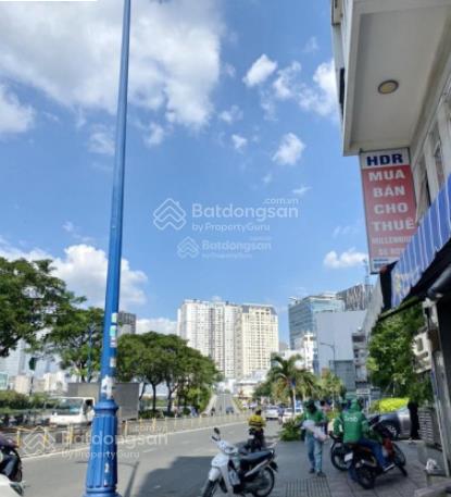 Bán nhà mặt tiền bến vân đồn tiện làm khách sạn