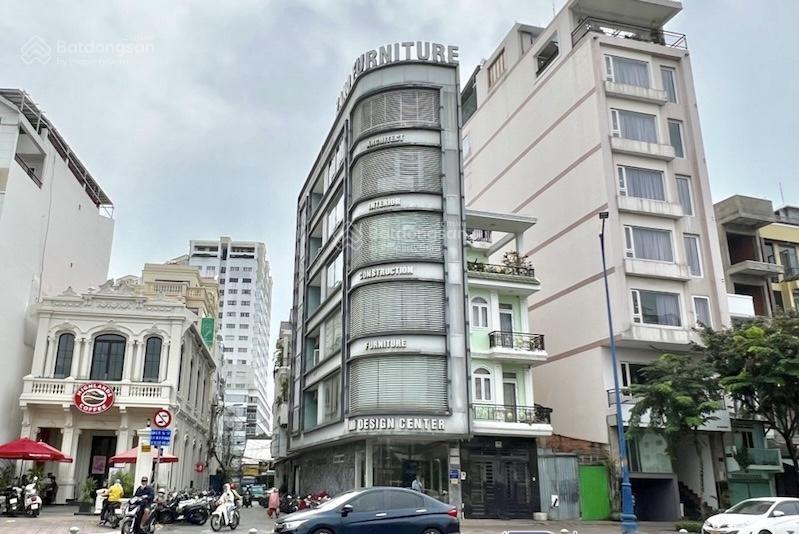 Bán nhà mặt tiền bến vân đồn tiện làm khách sạn