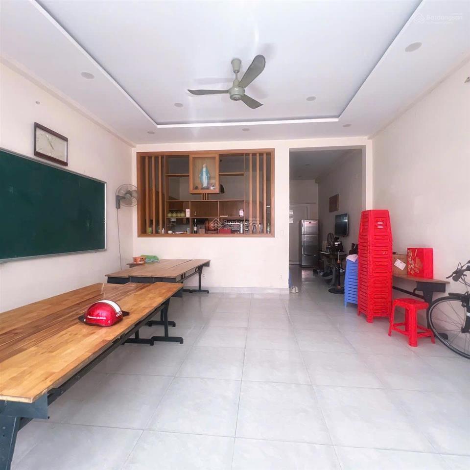 Bán gấp nhà hẻm 4m  220m2 đất ngang 7,5m một đời chủ tiện xây chdv