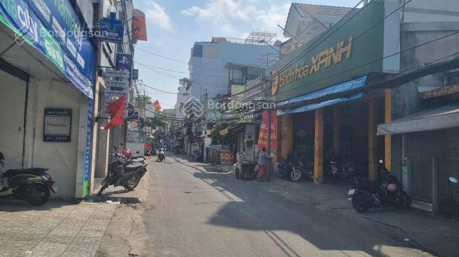 Bán nhà mặt tiền xóm chiếu ngang gần 6m nở hậu