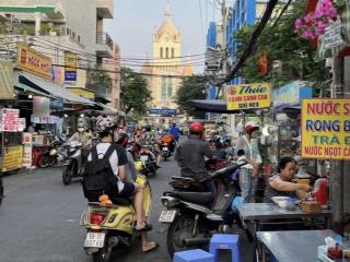 Bán nhà mặt tiền xóm chiếu ngang gần 6m nở hậu