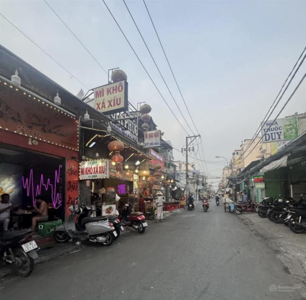 Bán nhà mặt tiền kinh doanh xóm chiếu cực sung