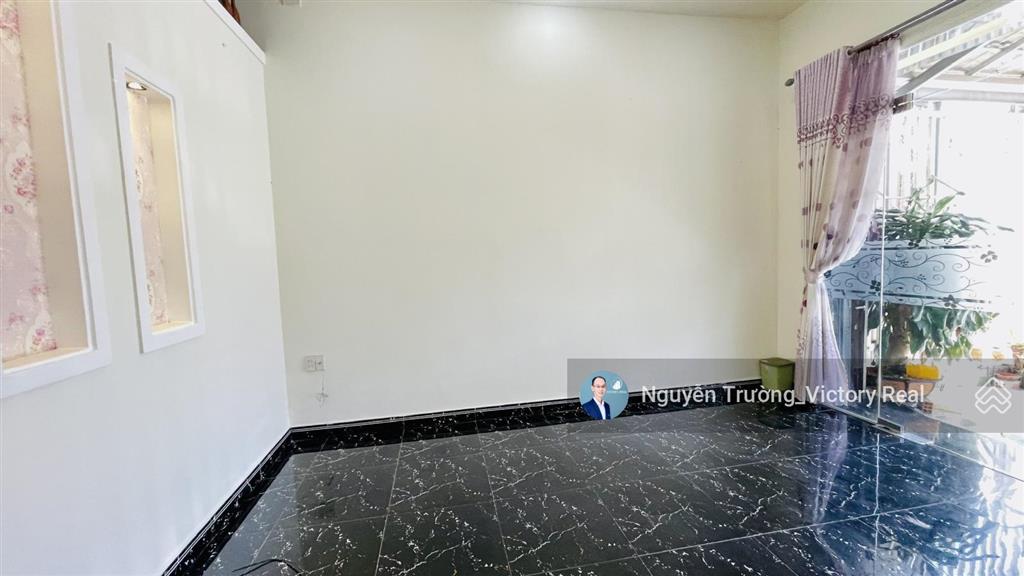 Nhà phố mới 99% mặt tiền, đường hoàng diệu, p.05, đà lạt 76.5m2, dt 4.5 x 17 mét, 1 trệt 2 lầu