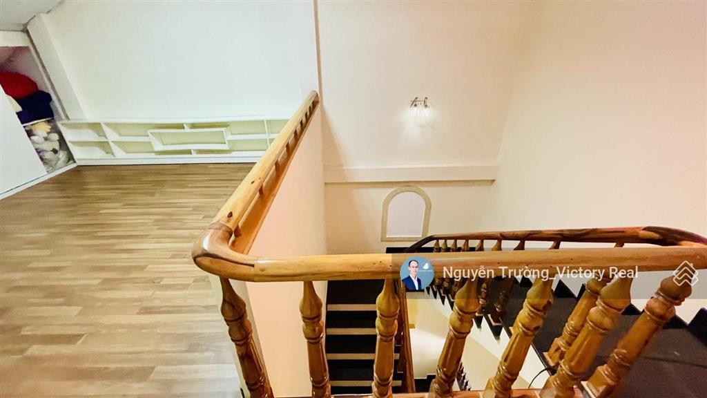 Nhà phố mới 99% mặt tiền, đường hoàng diệu, p.05, đà lạt 76.5m2, dt 4.5 x 17 mét, 1 trệt 2 lầu