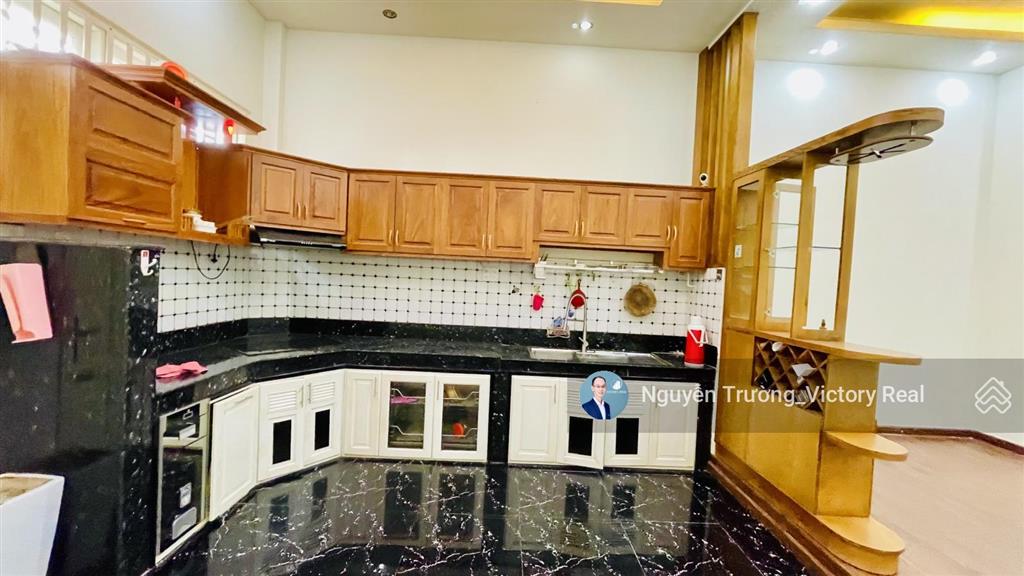 Nhà phố mới 99% mặt tiền, đường hoàng diệu, p.05, đà lạt 76.5m2, dt 4.5 x 17 mét, 1 trệt 2 lầu