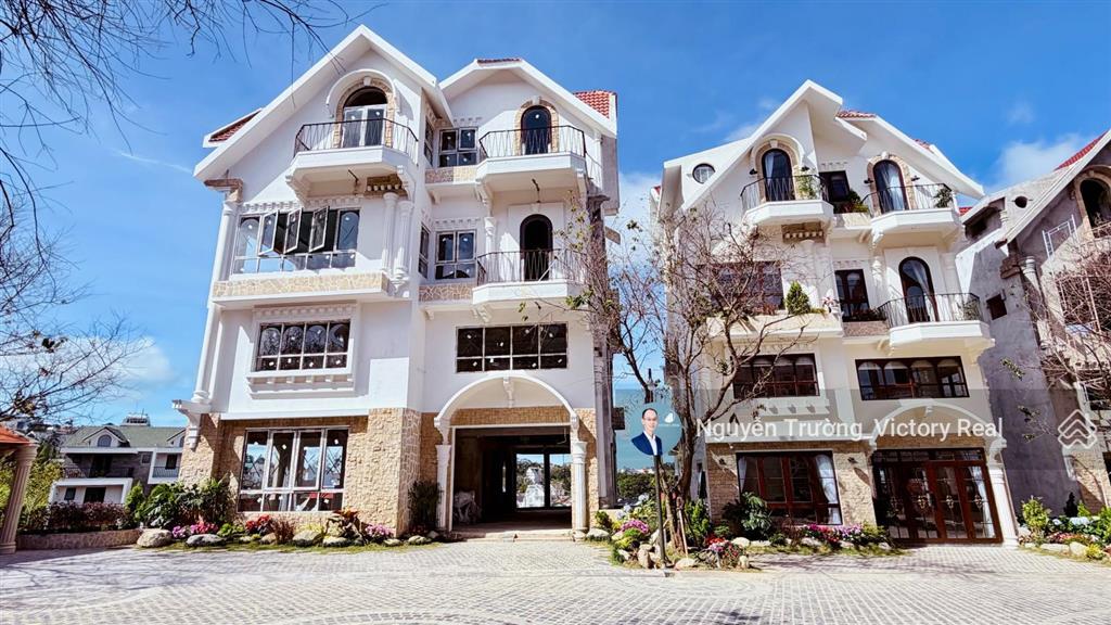 Mua biệt thự nghỉ dưỡng villas cao cấp  đường 10 mét, cảnh quan cây xanh  view 280 độ toàn cảnh