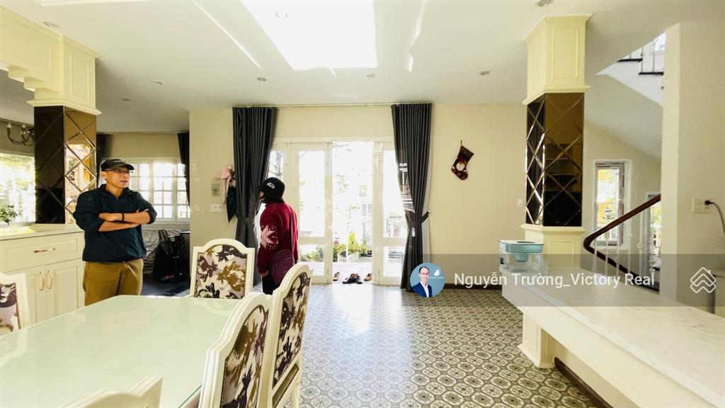 Cho thuê villa sân vườn nam hồ đà lạt 25 triệu/tháng, view thông