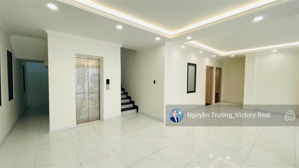 Mtkd đường hùng vương, đà lạt, dtsd 550m2, 2 hầm trệt 2 lầu áp mái có thang máy full nội thất