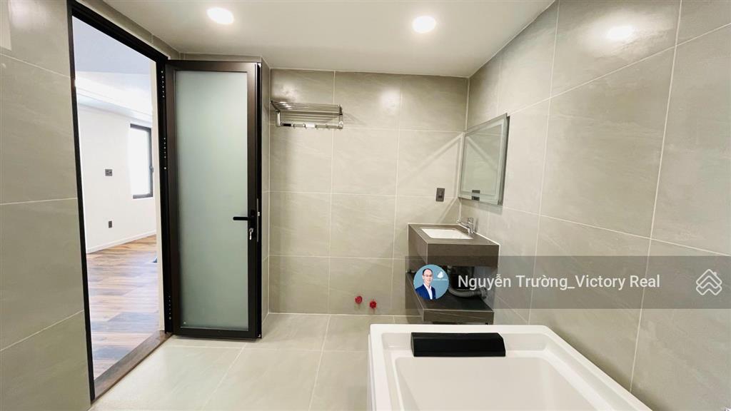 Mtkd đường hùng vương, đà lạt, dtsd 550m2, 2 hầm trệt 2 lầu áp mái có thang máy full nội thất