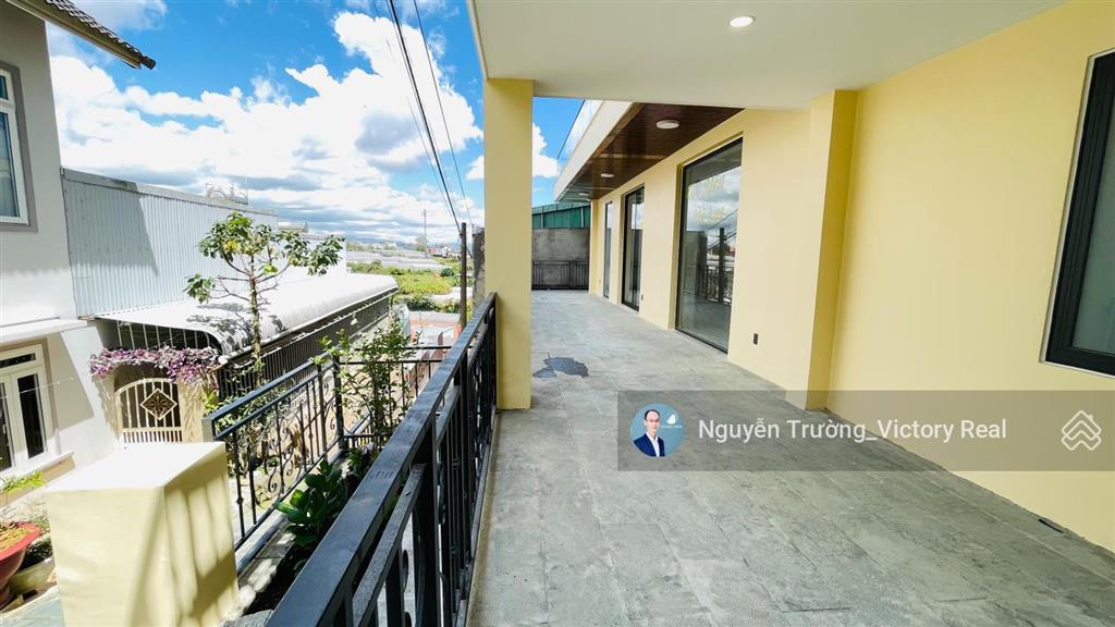 Mtkd đường hùng vương, đà lạt, dtsd 550m2, 2 hầm trệt 2 lầu áp mái có thang máy full nội thất