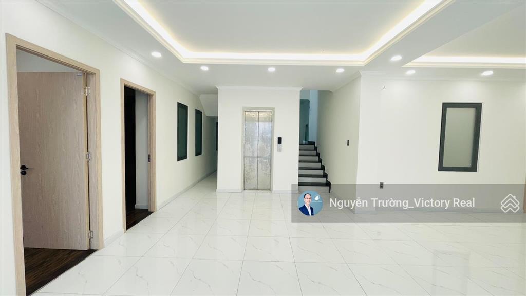 Mtkd đường hùng vương, đà lạt, dtsd 550m2, 2 hầm trệt 2 lầu áp mái có thang máy full nội thất