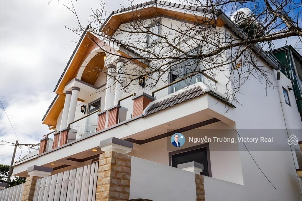 Villa/ biệt thự sân vườn vip 99 đường nam hồ, p.11, đà lạt 200m2, 4 phòng ngủ, 5 wc view đẹp