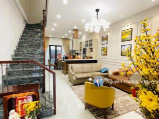 Cần bán mới 99% đường đường rộng 7 mét, tuyệt đẹp 4 phòng ngủ, 5 wc