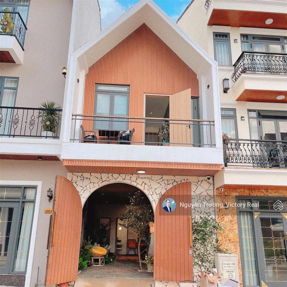 Bán nhà mới 99% dễ thương view đẹp tại đà lạt