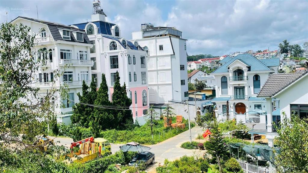 Bán biệt thự mặt tiền triệu việt vương qua nguyễn trung trực, góc 2mt đường nhựa, 357m2, sổ riêng