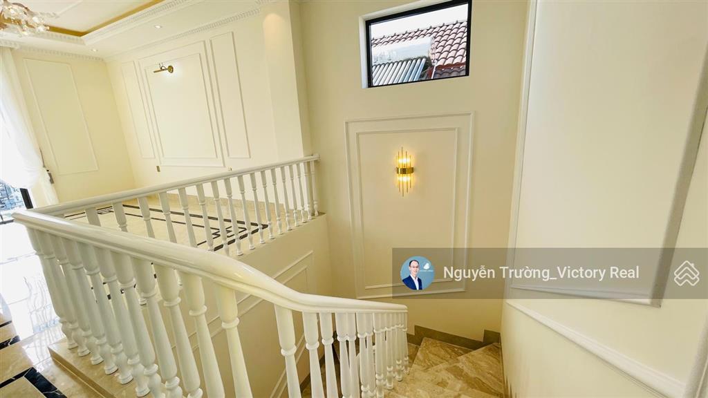 Chính chủ bán villa mặt tiền trung tâm đà lạt 4pn, 3 tầng, cách 1km hồ xuân hương