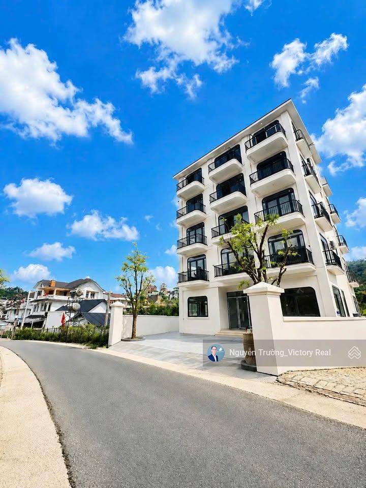 Chính chủ bán villa mặt tiền trung tâm đà lạt 4pn, 3 tầng, cách 1km hồ xuân hương
