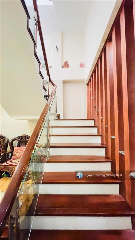 Bán nhà phố mặt tiền chính chủ đường hồ xuân hương, đà lạt 110m2, ngang 6, dài 22 mét, cách 100 mét
