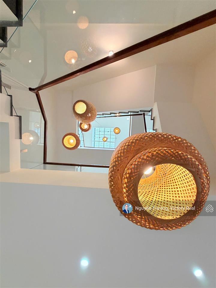 Bán nhà phố mới đẹp 99% hẻm xe hơi 7 chỗ, dt 100m2 (5m x 20m) 1 trệt 2 lầu giá chỉ 4,6 tỷ