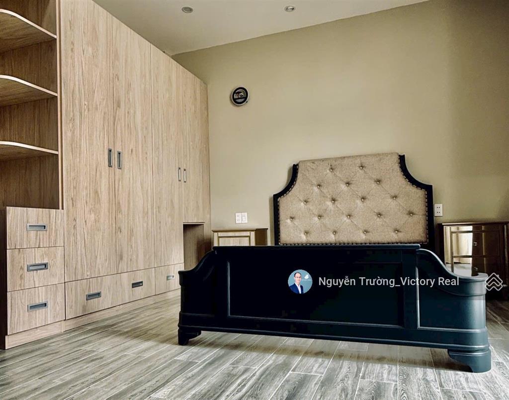 Bán nhà phố 2 mặt tiền, dt 7 x 16m, 3 tầng lầu đường yersin, đà lạt