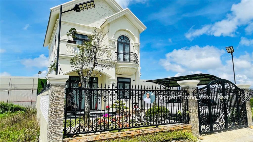 Biệt thự nhà hẻm xe hơi, đường ngô tất tố, p. 8, đà lạt 220m2, ngang 11.5m, dài 19 mét