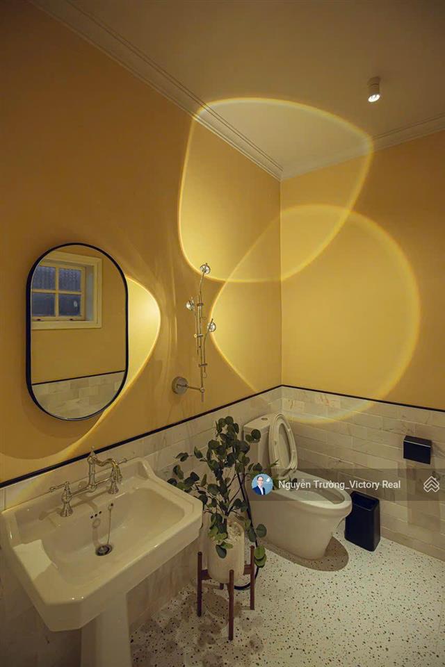 Hạ 7 tỷ bán khách sạn view thông, dt 425 m2 ngang 12m, 19 phòng kd, giá 25 tỷ