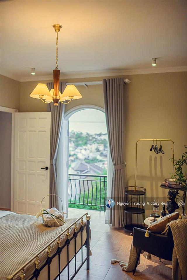 Hạ 7 tỷ bán khách sạn view thông, dt 425 m2 ngang 12m, 19 phòng kd, giá 25 tỷ