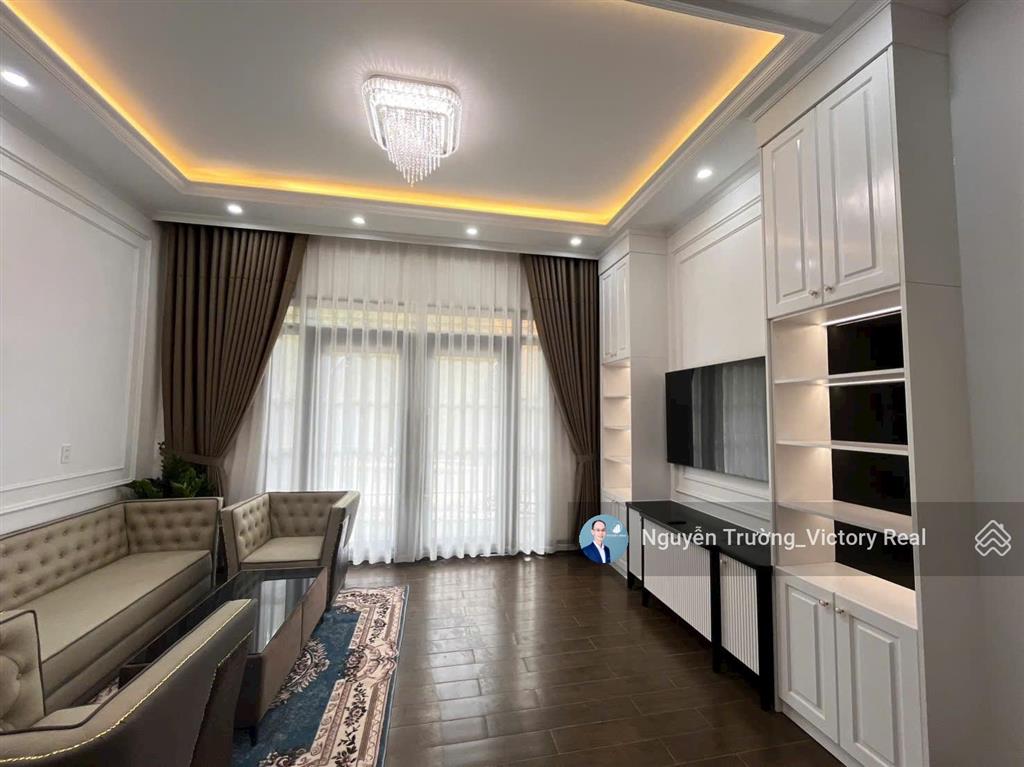 Bán nhà mặt tiền, đường hoàng văn thụ, đà lạt sổ hồng riêng, hoàn công đầy đủ 8.7 tỷ thương lượng