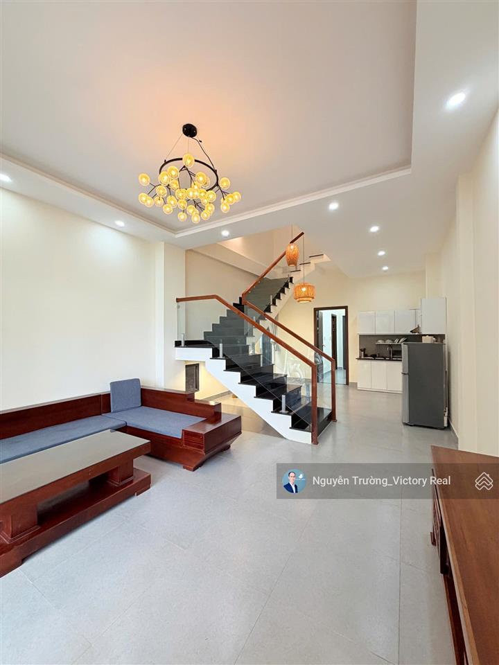 Bán nhà mặt tiền, đường hoàng văn thụ, đà lạt sổ hồng riêng, hoàn công đầy đủ 8.7 tỷ thương lượng