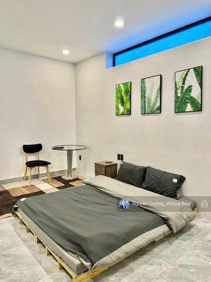 Chủ nhà cần bán gấp villa đẹp, 2 mặt tiền vạn hạnh gửi hh 1% sổ hồng riêng, cách hồ xuân hương 2km