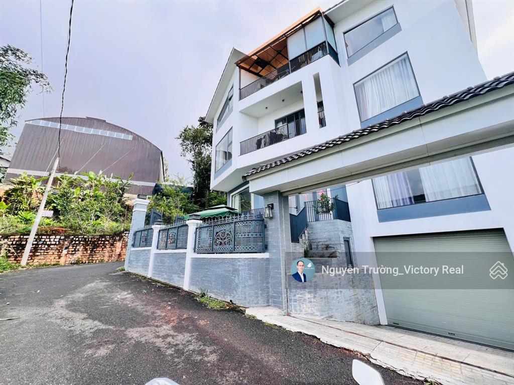 Chủ nhà cần bán gấp villa đẹp, 2 mặt tiền vạn hạnh gửi hh 1% sổ hồng riêng, cách hồ xuân hương 2km