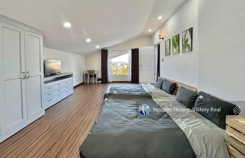 Chủ nhà cần bán gấp villa đẹp, 2 mặt tiền vạn hạnh gửi hh 1% sổ hồng riêng, cách hồ xuân hương 2km