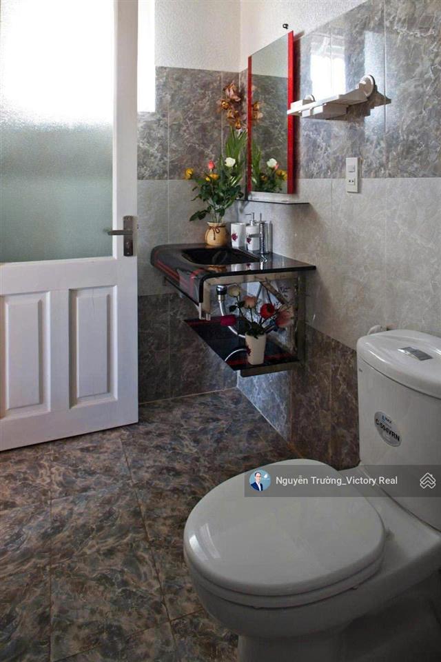 Chủ nhà cần bán villa mặt tiền ngô văn sở đà lạt hh 1% sổ hồng riêng chính chủ đứng tên