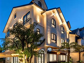 Biệt thự view đẹp giá rẻ, chỉ hơn 17 tỷ đường an bình, cách 1km đến hồ xuân hương đà lạt