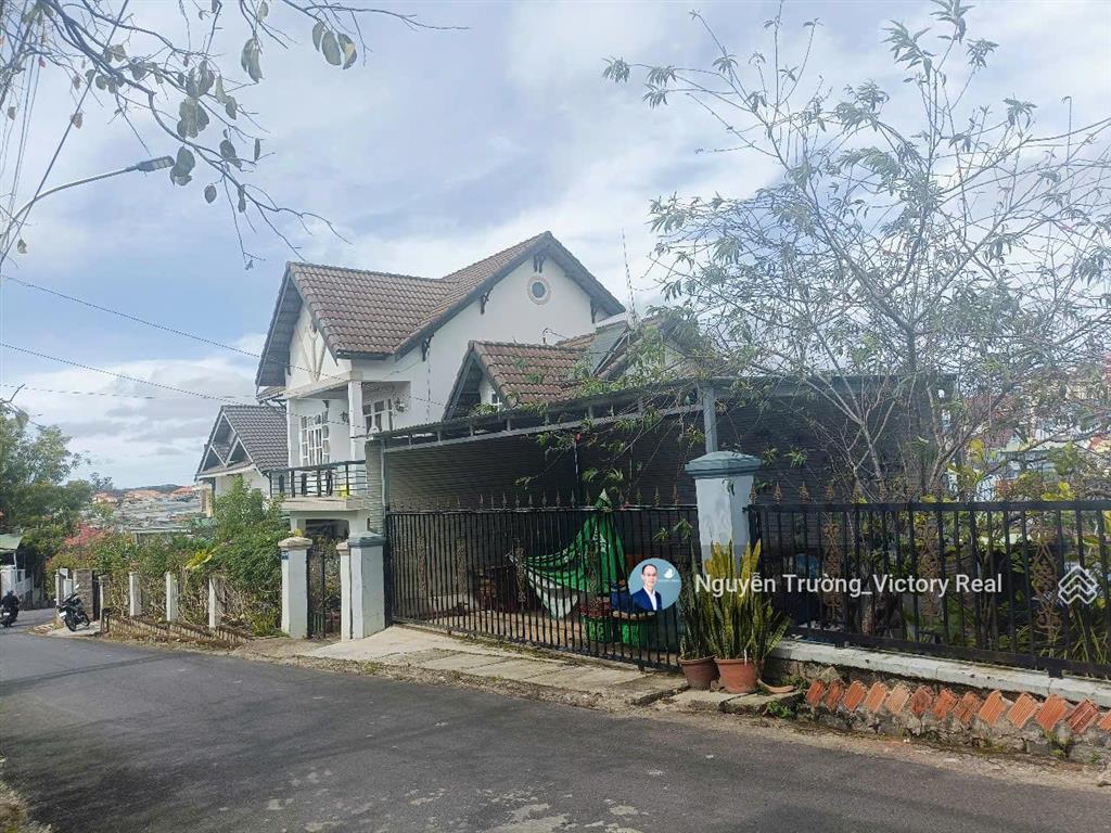 Chủ nhà cần bán villa đà lạt 373m2, ngang 20mx20m, giá 12,5 tỷ. hoa hồng môi giới 1%