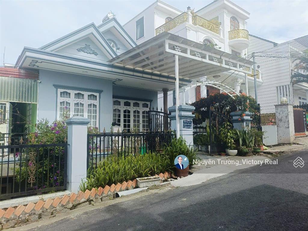 Chủ nhà cần bán villa đà lạt 373m2, ngang 20mx20m, giá 12,5 tỷ. hoa hồng môi giới 1%