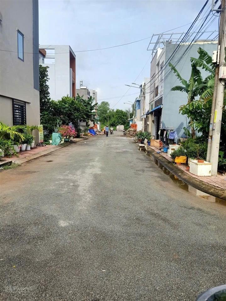 Lô đất siêu đẹp thuộc kdc đặng gia phát  long thuận, kdc văn minh, đường 9m. dt 63,6m2 giá 3ty380